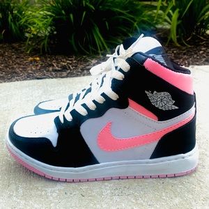 BLACK WHITE & PINK NIKE JORDAN 1 MIDS